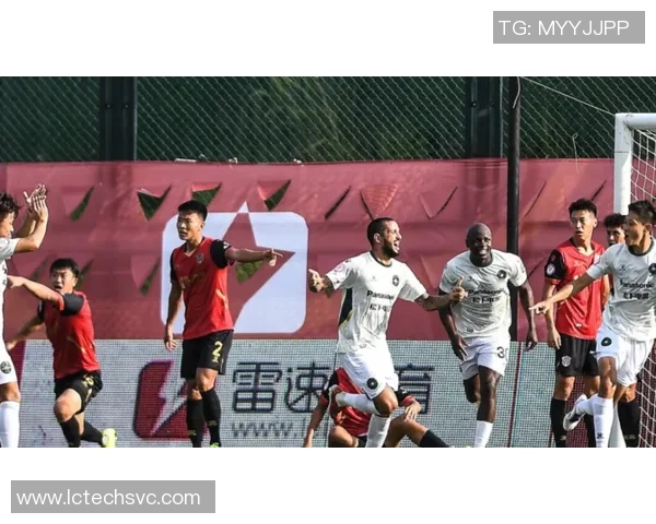 成都足球队强势领跑联赛积分榜89分领先对手展现冠军实力